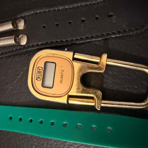 Assorted Lot of 15  Watches - Various Styles & Brands Including VTG - Picture 6 of 10